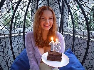 Fucked un cutie magro quando ha compiuto 18 anni - Verlonis