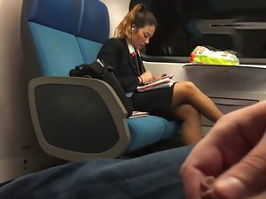 接下来卡明在火车火辣的女孩