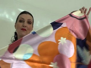 Demonstrasi Kerudung Satin yang Indah, JOI Lady Victoria Valente